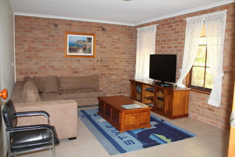 Surf Beach Family Friendly Home - Surfers Gold Coast 0