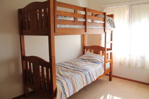 Surf Beach Family Friendly Home - Surfers Gold Coast 3