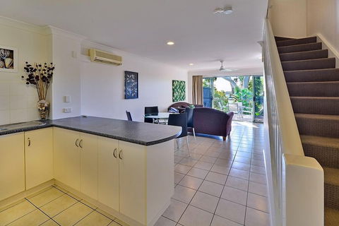 Sunset Waters Apartments - Surfers Gold Coast 4