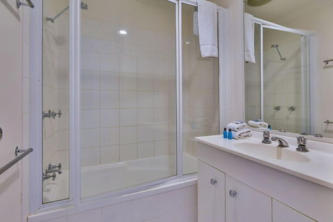 Sunset Waters Apartments - Surfers Gold Coast 2