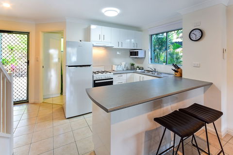 Sunset Waters Apartments - Surfers Gold Coast 3