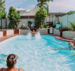 Beach  Bay Holiday House - Surfers Gold Coast