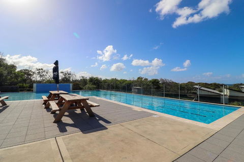 Seaside Escape - Surfers Gold Coast 1