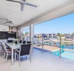 Absolute Beachfront Holiday House - Surfers Gold Coast