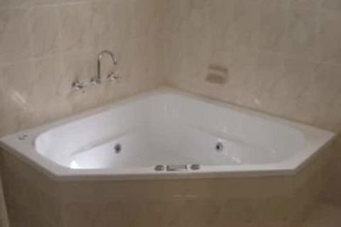 Apartments On The Park Glen Innes - Surfers Gold Coast 3