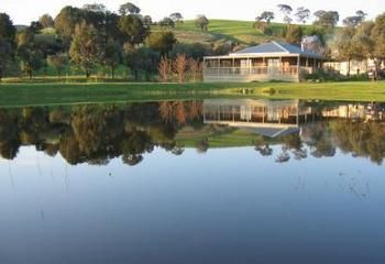 Buttercup Cottage & Private Apartment - Surfers Gold Coast 1