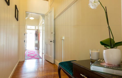 99 Kirkland Bed & Breakfast - Surfers Gold Coast 1