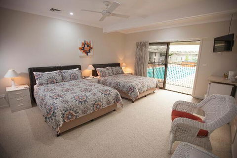 Batemans Bay Manor - Surfers Gold Coast 3