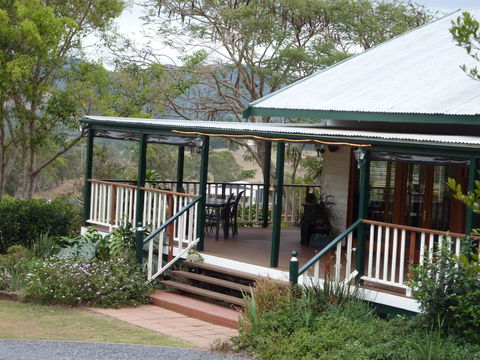 Amamoor Homestead B&B And Country Cottages - Surfers Gold Coast 1
