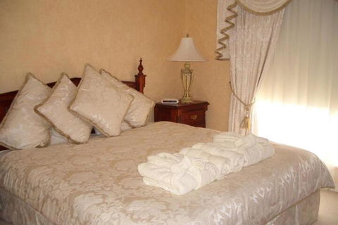 Carolynnes Cottages - Surfers Gold Coast 7
