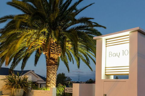 Bay 10 Accommodation - Surfers Gold Coast 1