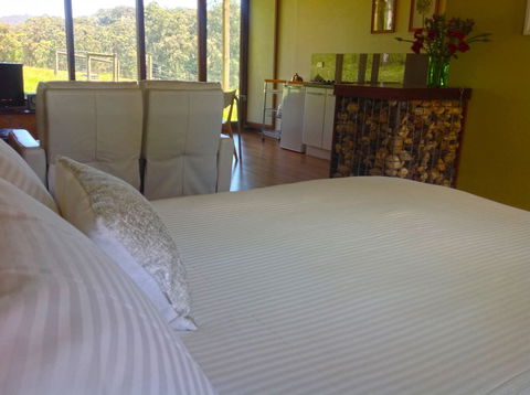 Valley Farm Vineyard Cottages - Surfers Gold Coast 3