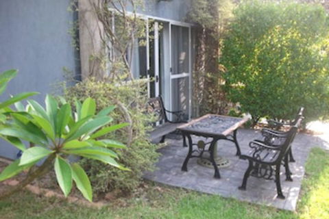 Lakeshore Lodge - Surfers Gold Coast 1
