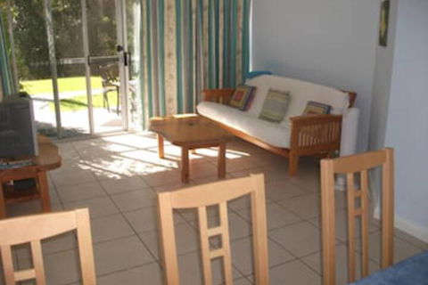 Lakeshore Lodge - Surfers Gold Coast 6