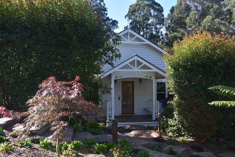 Gatehouse Cottage At Merrow Cottages - Mt Dandenong - Surfers Gold Coast 1