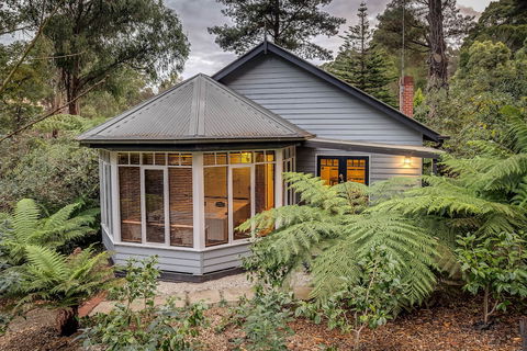 Gatehouse Cottage At Merrow Cottages - Mt Dandenong - Surfers Gold Coast 2