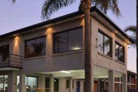 Bayside Motel - Surfers Gold Coast 4