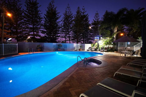 Cashelmara Beachfront Apartments - Surfers Gold Coast 2