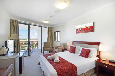 Ocean Views Resort - Surfers Gold Coast 3
