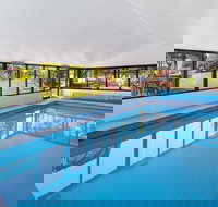 Village Family Motor Inn - Surfers Gold Coast