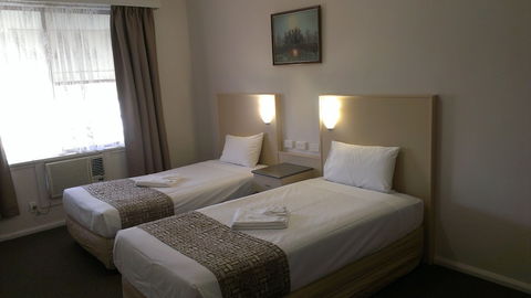 Lindy Lodge Motel - Surfers Gold Coast 1
