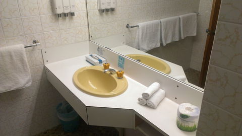 Lindy Lodge Motel - Surfers Gold Coast 6