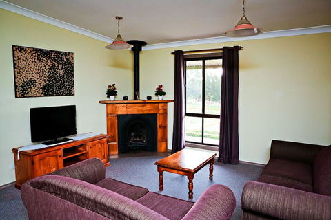Twin Trees Country Cottages - Surfers Gold Coast 5