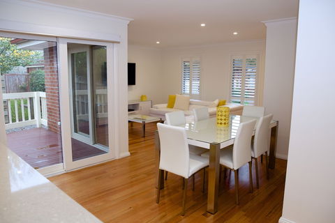 Yarra Glen Racecourse Apartments - Surfers Gold Coast 5