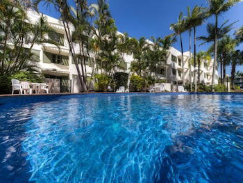 Camargue Beachfront Apartments - Surfers Gold Coast 1