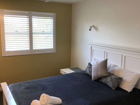 Camargue Beachfront Apartments - Surfers Gold Coast 4