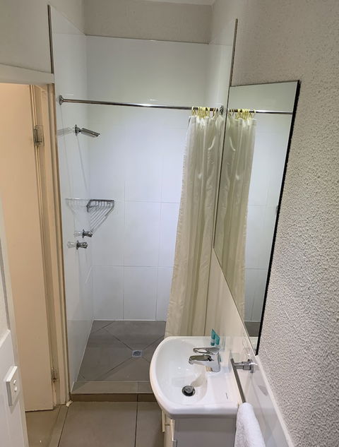 Central Motel Mooloolaba - Surfers Gold Coast 2