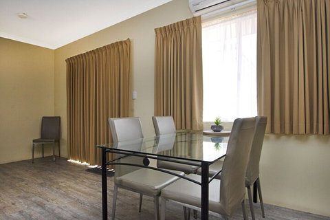 Gale Street Motel And Villas - Surfers Gold Coast 6