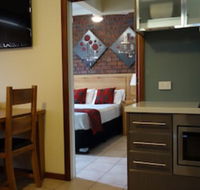 Glenelg Gateway Apartments - Surfers Gold Coast