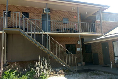 Holbrook Town Centre Motor Inn - Surfers Gold Coast 4