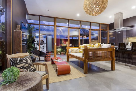 Sticky Rice Villas - Surfers Gold Coast 6