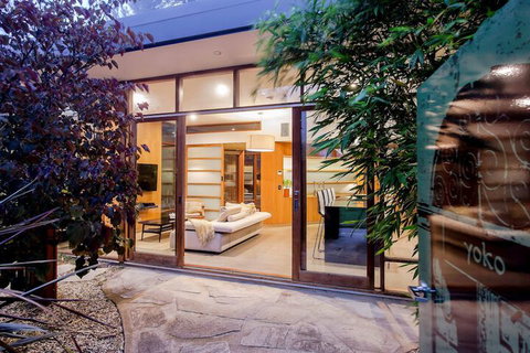 Sticky Rice Villas - Surfers Gold Coast 1