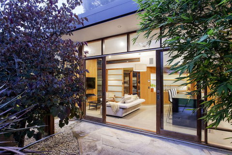 Sticky Rice Villas - Surfers Gold Coast 4