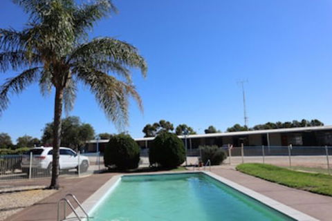 Capri Motel - Surfers Gold Coast 0