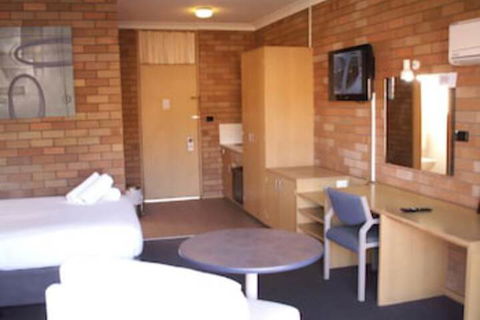 Court Street Motel - Surfers Gold Coast 4