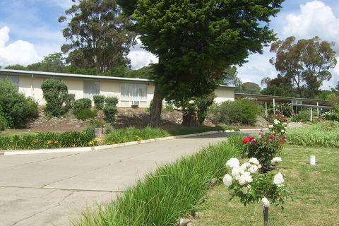 Golden Chain Garden Motor Inn - Surfers Gold Coast 3