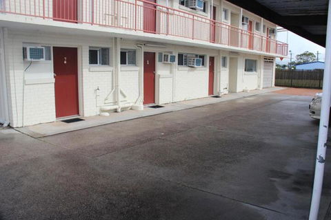 Caloundra Suncourt Motel - Surfers Gold Coast 1