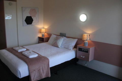 Caloundra Suncourt Motel - Surfers Gold Coast 0