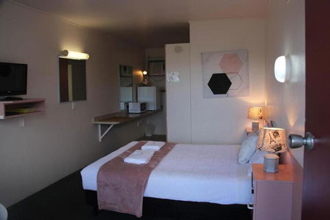 Caloundra Suncourt Motel - Surfers Gold Coast 2