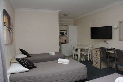 Ben Chifley Motor Inn - Surfers Gold Coast 5