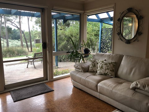 Countryside Connections Spa Cottage - Surfers Gold Coast 6
