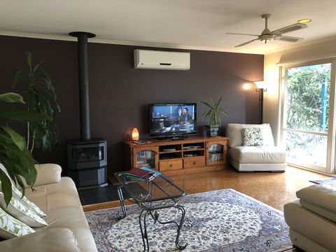 Countryside Connections Spa Cottage - Surfers Gold Coast 4