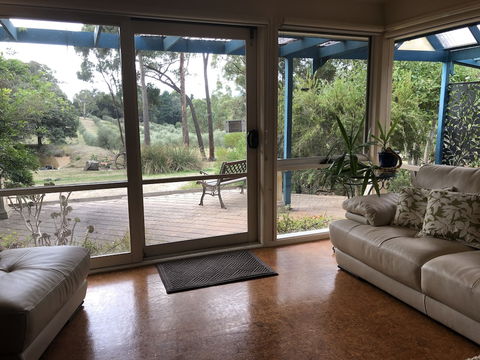 Countryside Connections Spa Cottage - Surfers Gold Coast 3