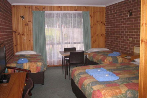 Orbost Country Road Motor Inn - Surfers Gold Coast 2