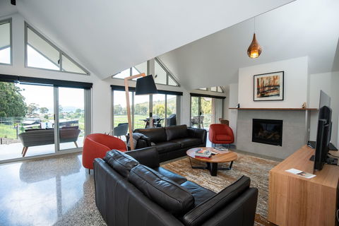 Adventure Bay Retreat - Surfers Gold Coast 6