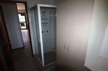 Illawong Apartments - Surfers Gold Coast 4